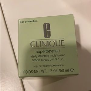 Clinique Superdefense